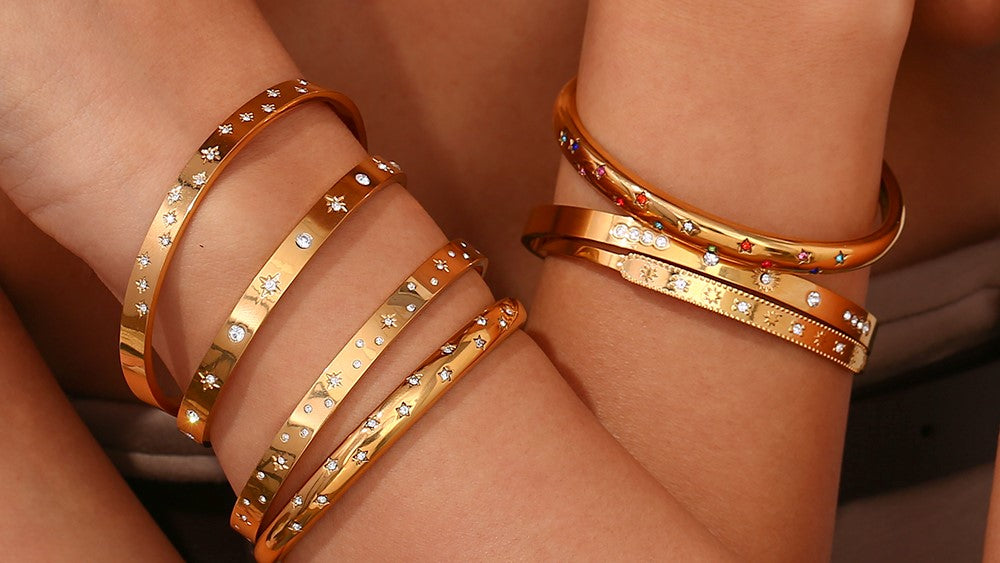 BRACELETES