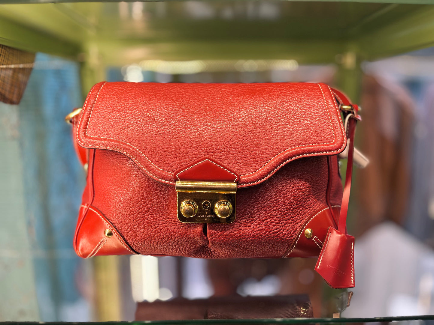 Bolsa Louis Vuitton Suhali L’Essentiel